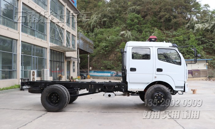 四驅雙排越野車,越野專用車底盤,東風多利卡底盤,四驅輕卡底盤,東風小霸王越野車,140馬力卡車底盤