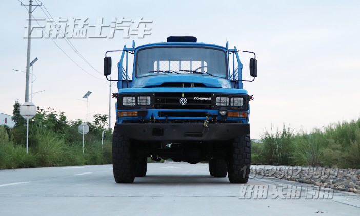 東風六驅卡車,六驅尖頭卡車,越野卡車,EQ2082,二噸半柴油越野車,東風軍車