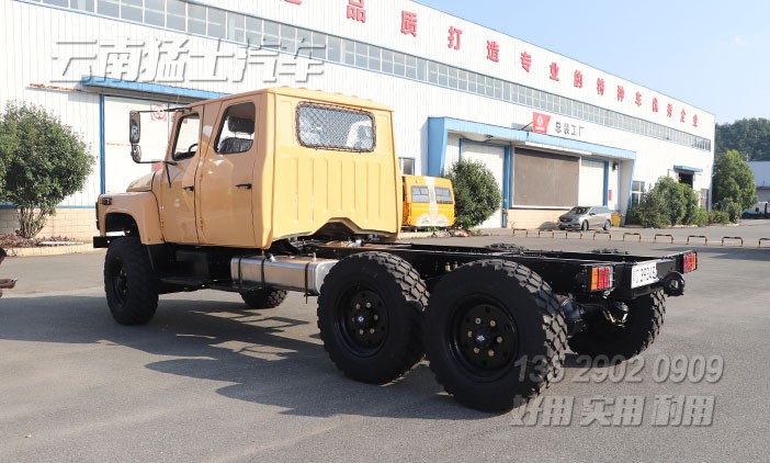 雙排尖頭卡車(chē),六驅(qū)越野底盤(pán),長(zhǎng)頭卡車(chē)底盤(pán)改裝,雙排2082底盤(pán),定制款底盤(pán)出口