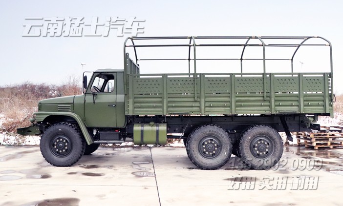 東風六驅卡車,六驅越野卡車,EQ2100,東風軍車,軍用運兵車,全驅運兵車,尖頭越野卡車,東風245