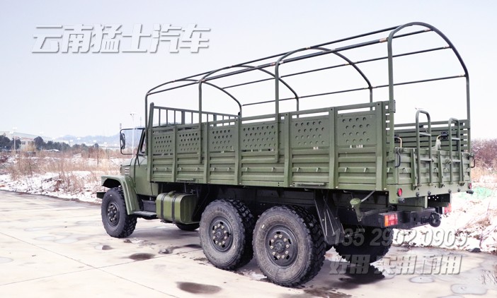 東風六驅卡車,六驅越野卡車,EQ2100,東風軍車,軍用運兵車,全驅運兵車,尖頭越野卡車,東風245