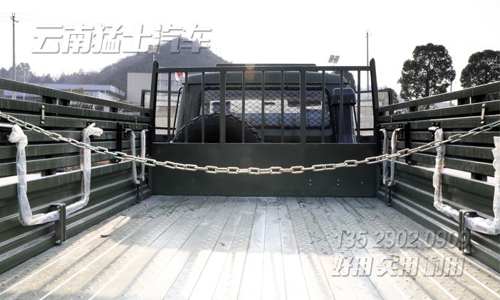 6*6運兵車,EQ2102N,雙排越野卡車,東風153雙排,六驅卡車配置,東風運兵車