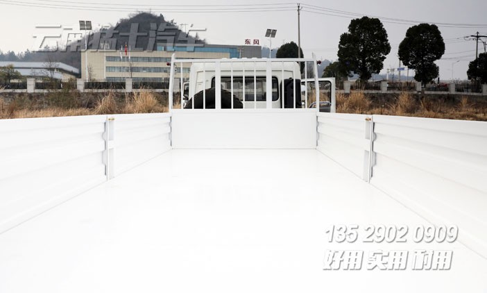 5.5米貨箱卡車,新款東風6*6,260馬力森林卡車,山地越野卡車,豪華卡車,惡劣路況專用車