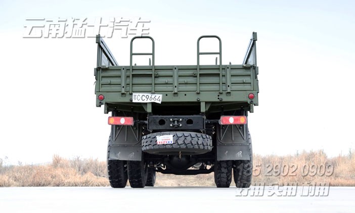 東風尖頭車出口,210馬力長頭卡車,4*2尖頭車,10噸卡車,出口型卡車,載貨汽車