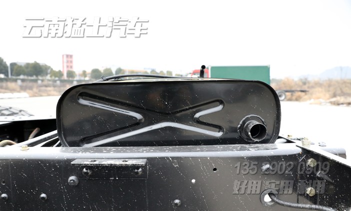 東風(fēng)經(jīng)典軍車,軍車民用,EQ2082E6D,EQ240,六驅(qū)尖頭卡車,越野專用車改裝,長頭汽車出口,25Y