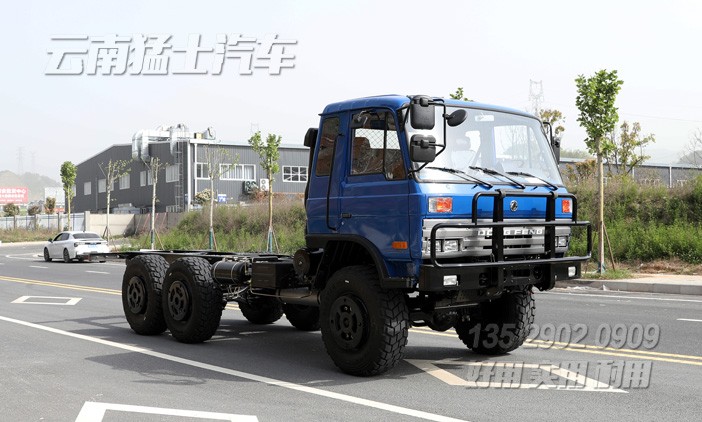 東風六驅,特種車底盤,加強型越野底盤,EQ2102GJ,10噸卡車底盤,6*6底盤配置
