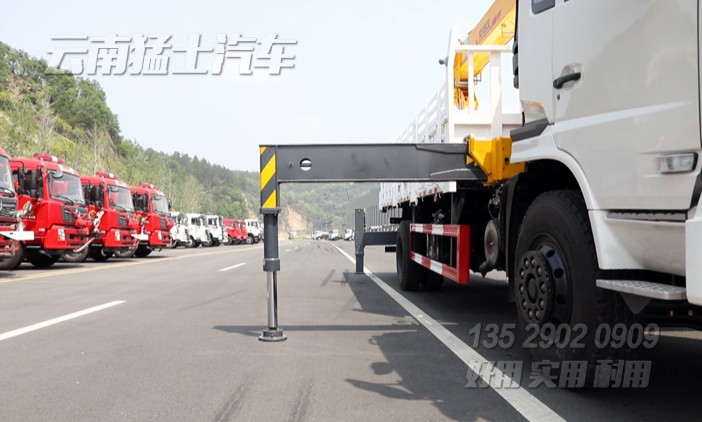 徐工10噸隨車吊,隨車吊改裝廠家,四節臂直臂吊,東風底盤隨車吊,SQ10SK3Q隨車起重運輸車,10噸四節臂吊機