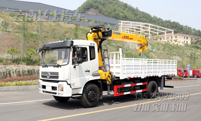 徐工10噸隨車吊,隨車吊改裝廠家,四節臂直臂吊,東風底盤隨車吊,SQ10SK3Q隨車起重運輸車,10噸四節臂吊機