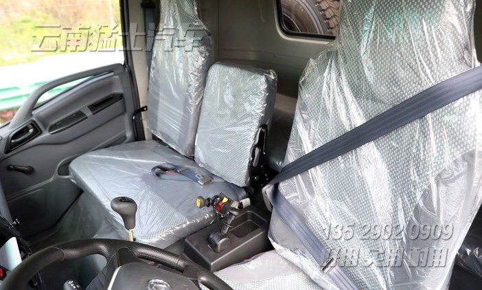 5噸自卸貨車(chē),6*6越野自卸汽車(chē),東風(fēng)山貓,自卸卡車(chē)出口,六驅(qū)輕型卡車(chē),新款自卸