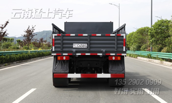 5噸自卸貨車(chē),6*6越野自卸汽車(chē),東風(fēng)山貓,自卸卡車(chē)出口,六驅(qū)輕型卡車(chē),新款自卸