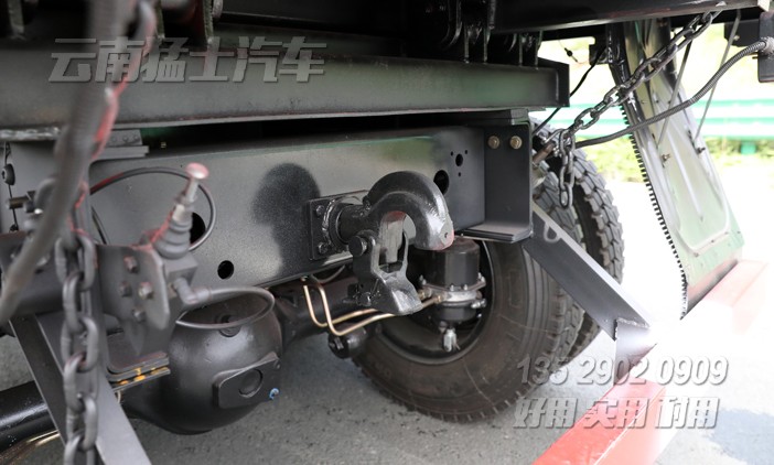 5噸自卸貨車(chē),6*6越野自卸汽車(chē),東風(fēng)山貓,自卸卡車(chē)出口,六驅(qū)輕型卡車(chē),新款自卸