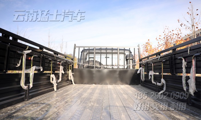 EQ2102G,東風全驅卡車,特種專用車,越野三橋卡車,黑色載貨汽車,全驅特種車