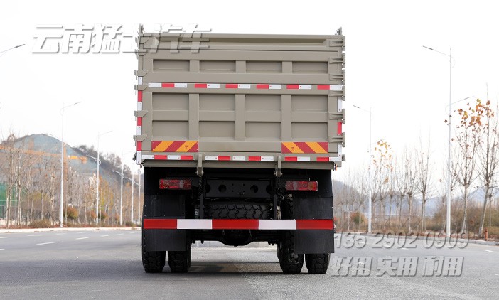 東風四驅尖頭,8噸載貨車,240馬力越野卡車,中型貨車,兩橋全驅卡車