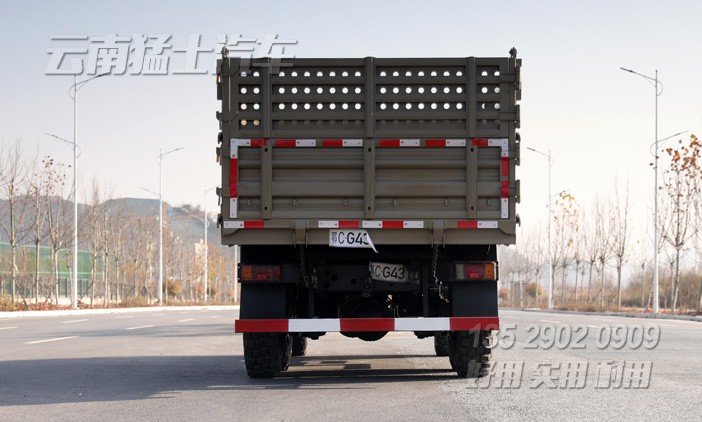 東風EQ240,二汽尖頭車,六驅越野車配置,經(jīng)典尖頭車