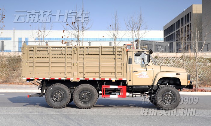 東風EQ240,二汽尖頭車,六驅越野車配置,經(jīng)典尖頭車
