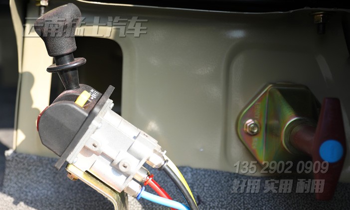 東風EQ240,二汽尖頭車,六驅越野車配置,經(jīng)典尖頭車