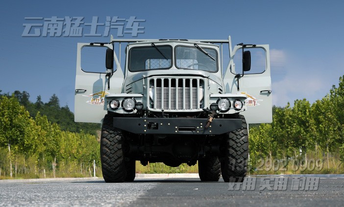 EQ245,東風民用越野車,4.8米貨箱卡車,六驅尖頭越野
