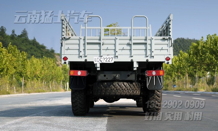 EQ245,東風民用越野車,4.8米貨箱卡車,六驅尖頭越野