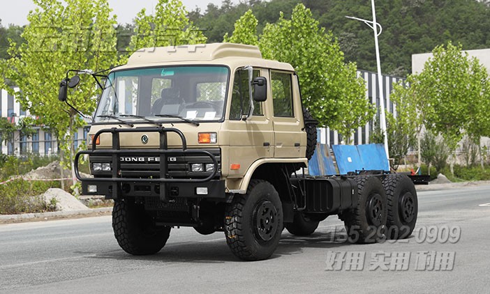 東風EQ2102NJ,六驅越野卡車底盤,越野專用車底盤,東風153高配,210馬力雙排卡車,輪胎充放氣,后置絞盤