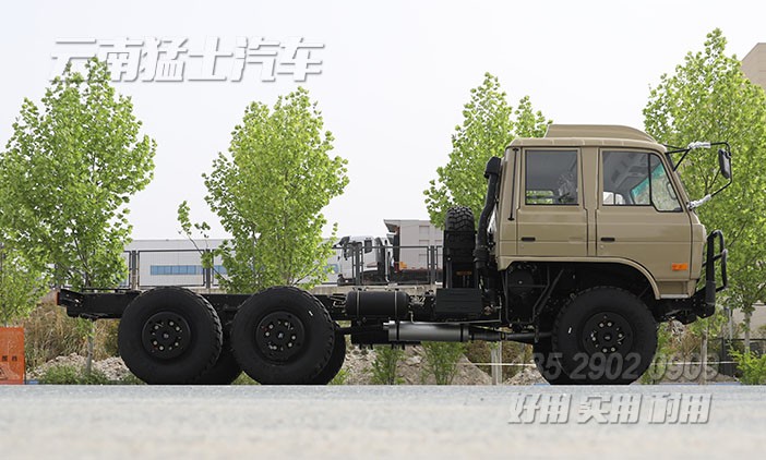 東風EQ2102NJ,六驅越野卡車底盤,越野專用車底盤,東風153高配,210馬力雙排卡車,輪胎充放氣,后置絞盤